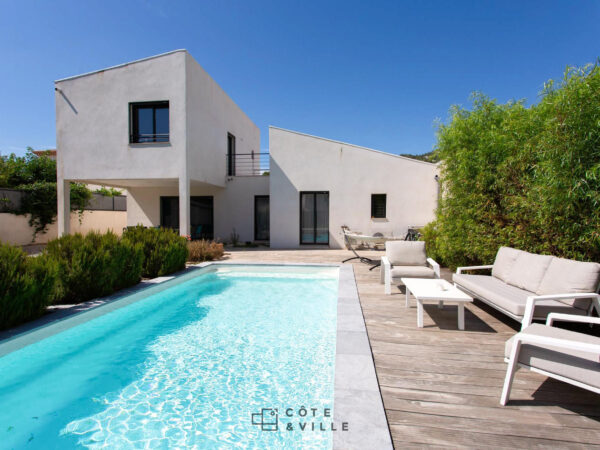 Maison d'architecte à Eoures 13011