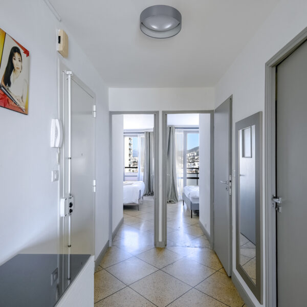 Magnifique T3 de 60m2, rénové et meublé avec vue panoramique sur Marseille ! – Image 7