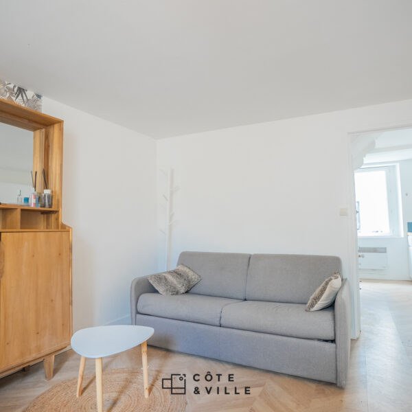 T1 de 23m2, traversant, joliment rénové et meublé en plein coeur de Vauban !