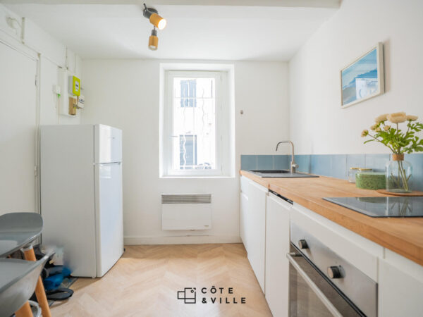 T1 de 23m2, traversant, joliment rénové et meublé en plein coeur de Vauban !