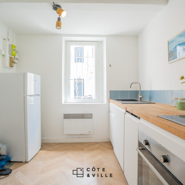 T1 de 23m2, traversant, joliment rénové et meublé en plein coeur de Vauban !