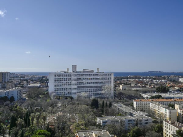 Magnifique T3 de 55m2, rénové et meublé avec vue panoramique sur Marseille !