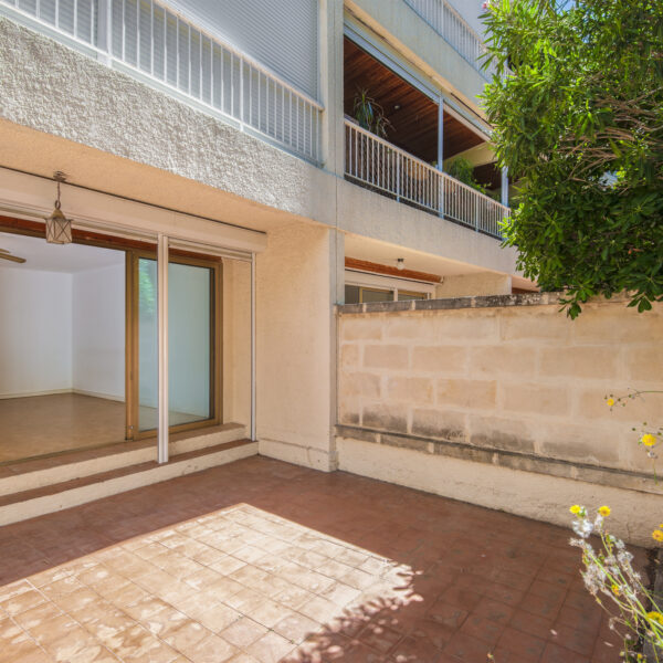 Rare à la vente , grand studio de 37m2, en plein centre de Cassis avec une terrasse de 25 m2 au calme et ensol – Image 7