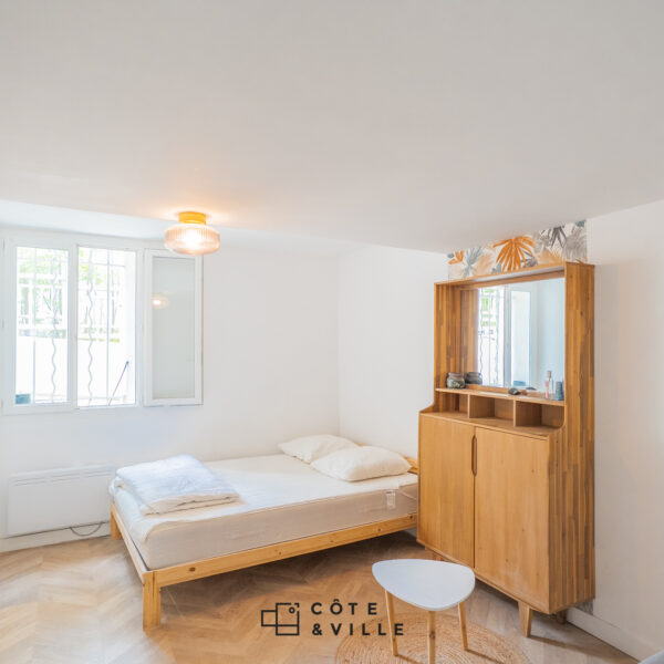 T1 de 23m2, traversant, joliment rénové et meublé en plein coeur de Vauban ! – Image 3