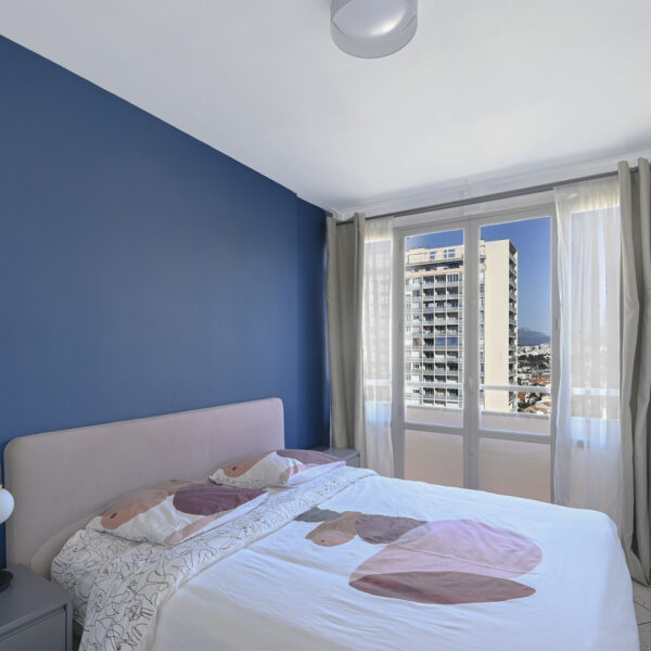 Magnifique T3 de 60m2, rénové et meublé avec vue panoramique sur Marseille ! – Image 8