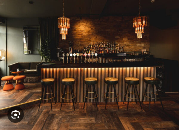 RESTAURANT BAR LICENCE 4
