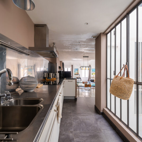 Magnifique Loft d'architecte de 150 m2 sur le Vieux Port – Image 5