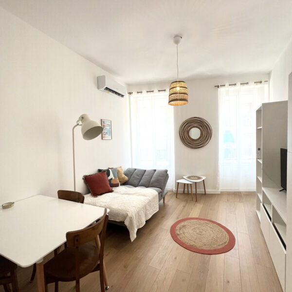 LOCATION - CASTELLANE - T2 MEUBLE