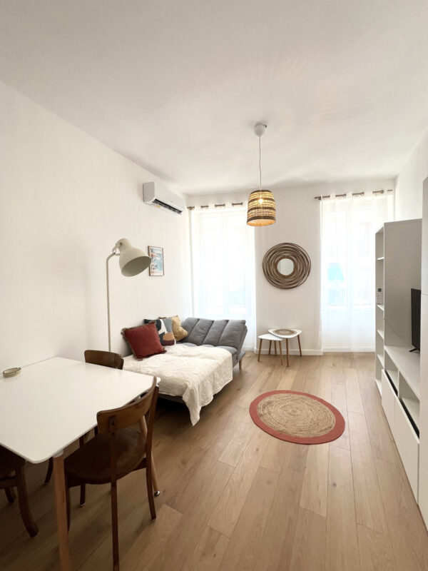 LOCATION - CASTELLANE - T2 MEUBLE