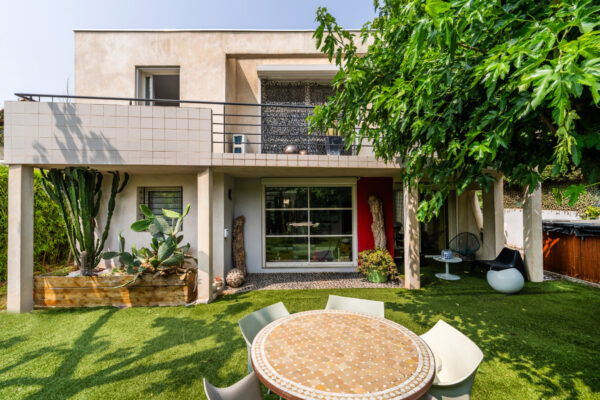 Villa White