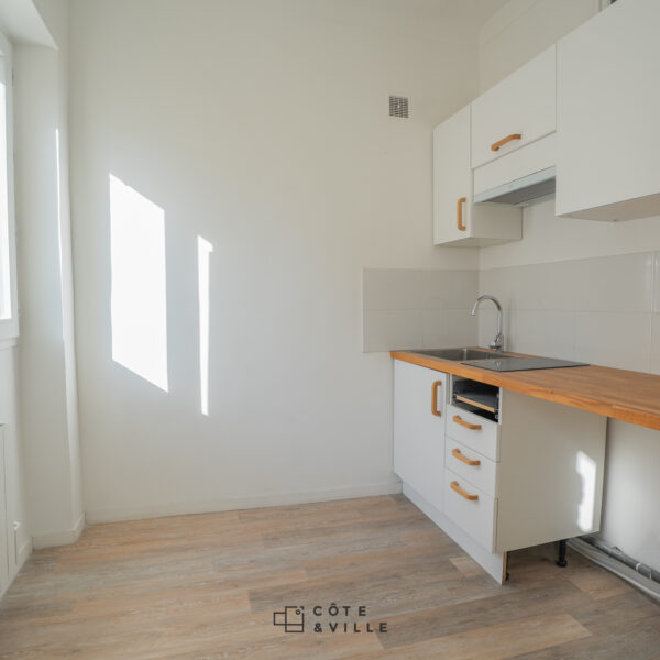 Joli T1 de 30m2 lumineux et entièrement rénové au 5eme et dernier étage d'un immeuble bien entretenu ! – Image 2