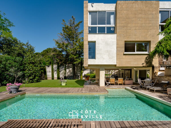 13008 I Propriété d'exception 380m2 I Jardin I Piscine