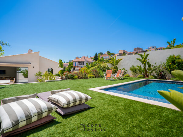 VILLA ROUCAS BLANC