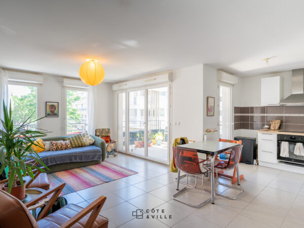 T3 de 64m2 avec terrasse, box et place de parking !