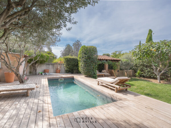 VILLA OLIVA